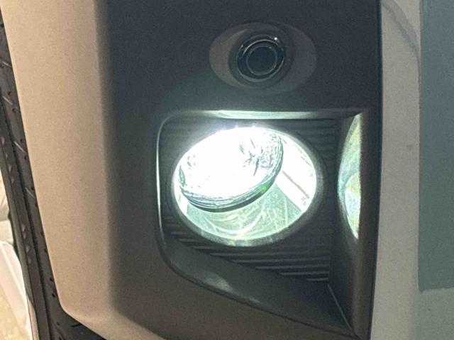 タフト Ｇターボ　クロムベンチャー　全車速追従機能付ＡＣＣ　純正ナビ装着用アップグレードパック　本革巻ステアリングホイール　電動パーキングブレーキ　オートブレーキホールド機能　運転席・助手席シートヒーター　運転席シートリフター　チルトステアリング（45枚目）