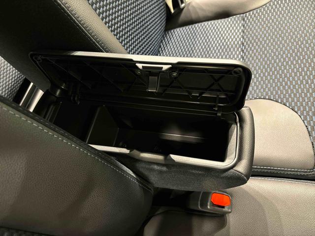 ������Ƃ��������ނȂǂ����[�ł���{�b�N�X�t���Z���^�[�A�[�����X�g���t���Ă܂���