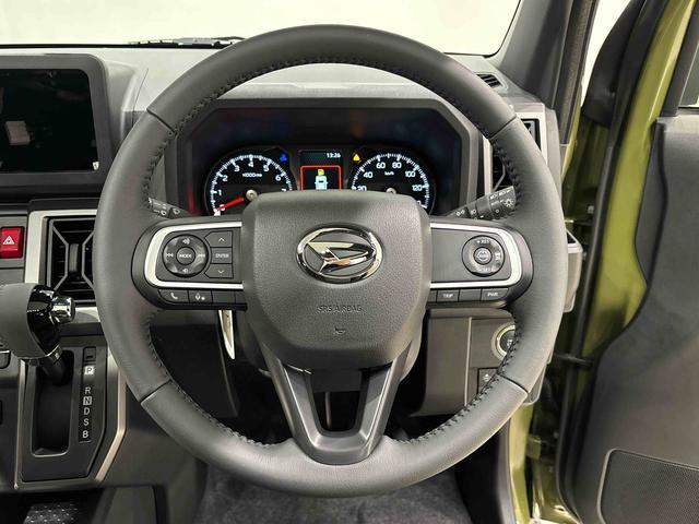 タフト Gターボ クロムベンチャー バックモニター シートヒーター スカイフィールトップ クロムパック メッキパック シルバーアンダーガーニッシュ インテリアアクセント LEDオートハイビーム&フォグランプ 電動パーキングブレーキ バックカメラ アルミホイール(13枚目)