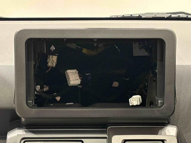 タフト Gターボ クロムベンチャー バックモニター シートヒーター スカイフィールトップ クロムパック メッキパック シルバーアンダーガーニッシュ インテリアアクセント LEDオートハイビーム&フォグランプ 電動パーキングブレーキ バックカメラ アルミホイール(16枚目)