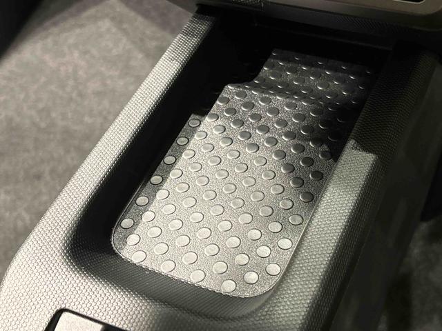 タフト Gターボ クロムベンチャー バックモニター シートヒーター スカイフィールトップ クロムパック メッキパック シルバーアンダーガーニッシュ インテリアアクセント LEDオートハイビーム&フォグランプ 電動パーキングブレーキ バックカメラ アルミホイール(19枚目)