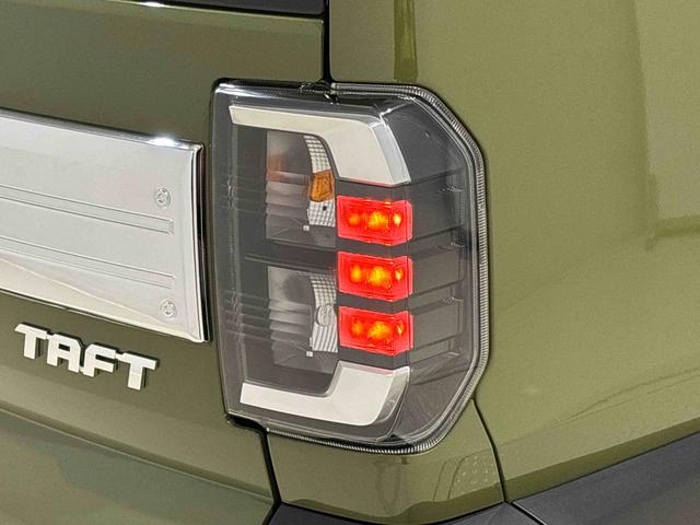 タフト Gターボ クロムベンチャー バックモニター シートヒーター スカイフィールトップ クロムパック メッキパック シルバーアンダーガーニッシュ インテリアアクセント LEDオートハイビーム&フォグランプ 電動パーキングブレーキ バックカメラ アルミホイール(46枚目)