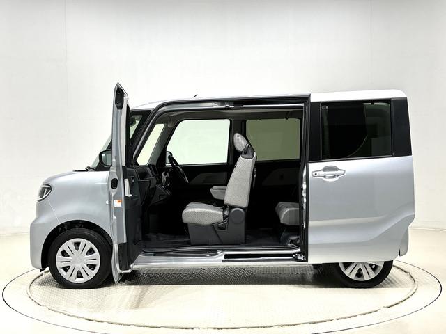 タント Ｘ　両側スライド片側電動スライドドア　キーフリーシステム　純正ナビ装着用アップグレードパック　運転席・助手席シートヒーター　電動式パワーステアリング　オートブレーキホールド機能　運転席シートリフター　チルトステアリング　格納式リヤドアサンシェード（8枚目）