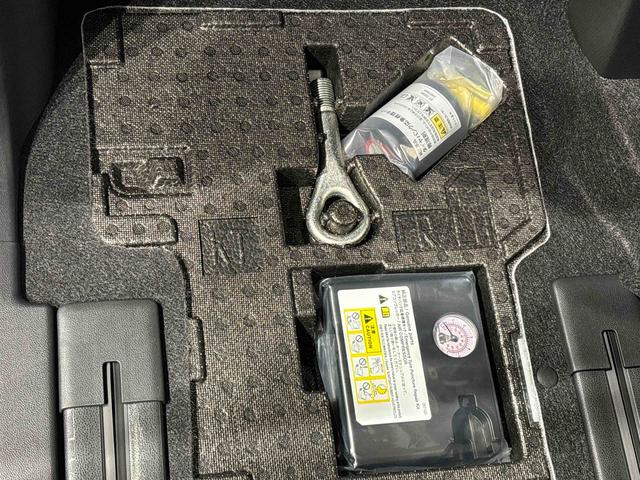 タント Ｘ　両側スライド片側電動スライドドア　キーフリーシステム　純正ナビ装着用アップグレードパック　運転席・助手席シートヒーター　電動式パワーステアリング　オートブレーキホールド機能　運転席シートリフター　チルトステアリング　格納式リヤドアサンシェード（33枚目）