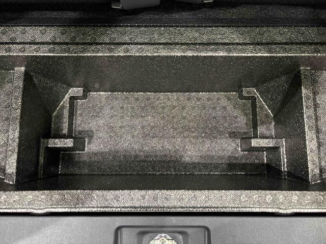 タント Ｘ　両側スライド片側電動スライドドア　キーフリーシステム　純正ナビ装着用アップグレードパック　運転席・助手席シートヒーター　電動式パワーステアリング　オートブレーキホールド機能　運転席シートリフター　チルトステアリング　格納式リヤドアサンシェード（40枚目）