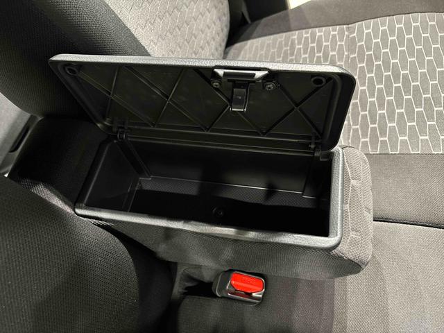 ������Ƃ��������ނȂǂ����[�ł���{�b�N�X�t���Z���^�[�A�[�����X�g���t���Ă܂���