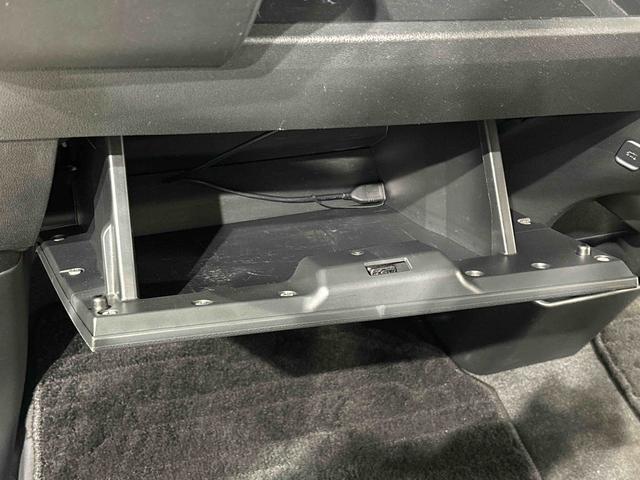 �����Ɏ��o���A���܂��鑽�ʂȎ��[���t���Ă܂�