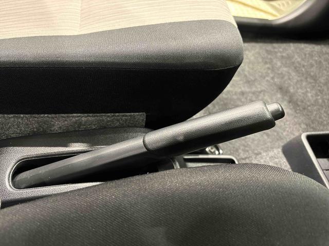 ミライース Ｘ　リミテッドＳＡＩＩＩ　ＬＥＤヘッドランプ　セキュリティアラーム　コーナーセンサー　１４インチフルホイールキャップ　キーレスエントリー　電動格納式ドアミラー　ショツピングフック　マニュアルエアコン（27枚目）