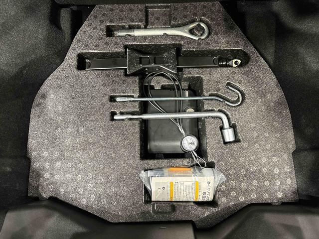 ���Q�[�W���ɂ͎ԍڍH��A�p���N���}�C���L�b�g�����[����Ă���܂��B