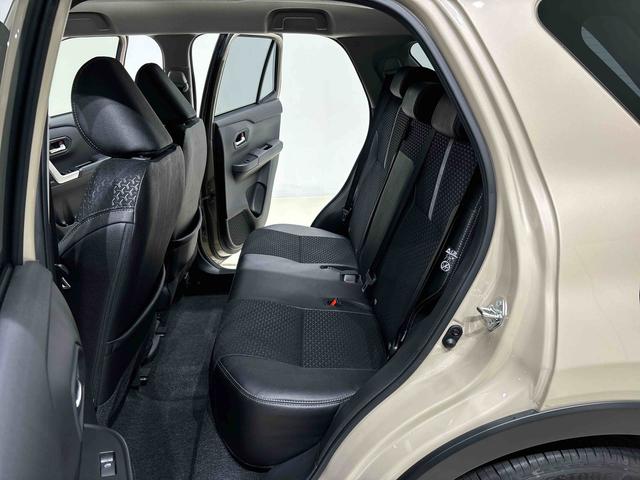 �Q�i�K���N���C�j���O�t�������V�[�g�B�㕔���Ȃ̃��b�O�X�y�[�X���[���A�����g�߂�قǂł���