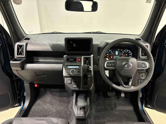 タフト Ｇ　ダーククロムベンチャー　バックカメラ付き　スカイフィールトップ　クロムパック　メッキパック　シルバーアンダーガーニッシュ　インテリアアクセント　ＬＥＤオートライト＆フォグランプ　電動パーキングブレーキ　バックカメラ　アルミホイール（12枚目）