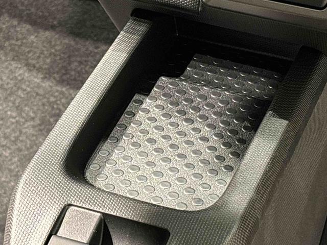 タフト Ｇ　ダーククロムベンチャー　バックカメラ付き　スカイフィールトップ　クロムパック　メッキパック　シルバーアンダーガーニッシュ　インテリアアクセント　ＬＥＤオートライト＆フォグランプ　電動パーキングブレーキ　バックカメラ　アルミホイール（19枚目）