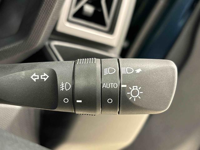 タフト Ｇ　ダーククロムベンチャー　バックカメラ付き　スカイフィールトップ　クロムパック　メッキパック　シルバーアンダーガーニッシュ　インテリアアクセント　ＬＥＤオートライト＆フォグランプ　電動パーキングブレーキ　バックカメラ　アルミホイール（24枚目）