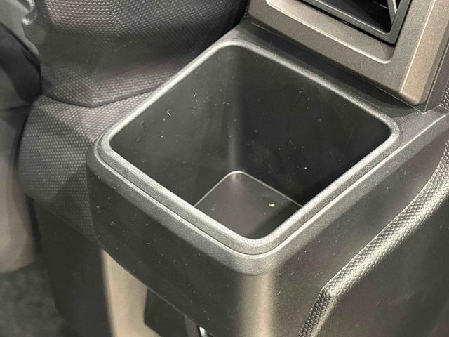 タフト Ｇ　ダーククロムベンチャー　バックカメラ付き　スカイフィールトップ　クロムパック　メッキパック　シルバーアンダーガーニッシュ　インテリアアクセント　ＬＥＤオートライト＆フォグランプ　電動パーキングブレーキ　バックカメラ　アルミホイール（26枚目）