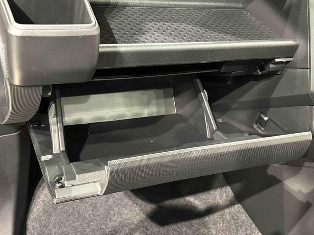 タフト Ｇ　ダーククロムベンチャー　バックカメラ付き　スカイフィールトップ　クロムパック　メッキパック　シルバーアンダーガーニッシュ　インテリアアクセント　ＬＥＤオートライト＆フォグランプ　電動パーキングブレーキ　バックカメラ　アルミホイール（32枚目）