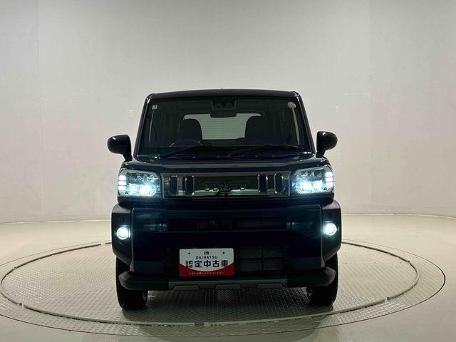 タフト Ｇ　ダーククロムベンチャー　バックカメラ付き　スカイフィールトップ　クロムパック　メッキパック　シルバーアンダーガーニッシュ　インテリアアクセント　ＬＥＤオートライト＆フォグランプ　電動パーキングブレーキ　バックカメラ　アルミホイール（43枚目）