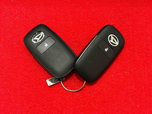 タフト Ｇ　ダーククロムベンチャー　バックカメラ付き　スカイフィールトップ　クロムパック　メッキパック　シルバーアンダーガーニッシュ　インテリアアクセント　ＬＥＤオートライト＆フォグランプ　電動パーキングブレーキ　バックカメラ　アルミホイール（48枚目）