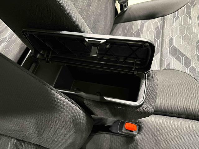 タント ファンクロスターボ　バックモニター　前席シートヒーター　電動パーキングブレーキ　後席両側パワースライドドア　サイドエアバッグ　ＬＥＤヘッドライト・フォグランプ　プッシュボタンスタート　オートライト　セキュリティーアラーム　純正１５インチアルミホイール（30枚目）