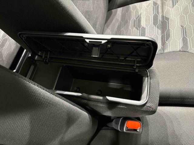 ������Ƃ��������ނȂǂ����[�ł���{�b�N�X�t���Z���^�[�A�[�����X�g���t���Ă܂���