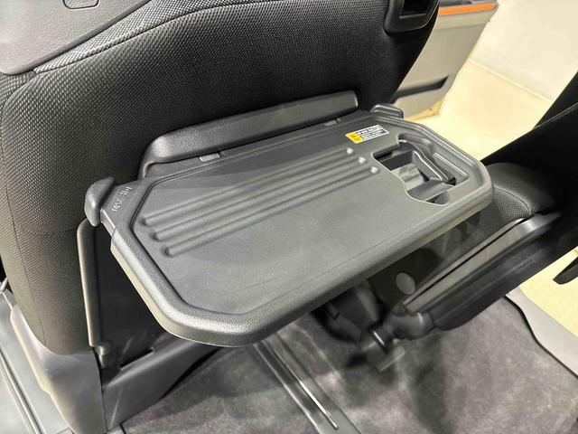 ���ݕ���H�ו����C�y�ɒu����i�[���V�[�g�o�b�N�e�[�u�����A�^�]�ȂƏ���Ȃ̔w������ɂ��p�ӁB�ԓ��̋x�e�����K�ł��I