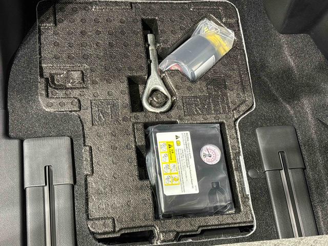 タント Ｘ　バックモニター　電動パーキングブレーキ　シートヒーター　ＬＥＤオートライト　パワースライドドアウェルカムオープン機能　電動格納式ドアミラー　助手席ロングスライド　助手席イージークローザー　　セキュリティアラーム　キーフリーシステム（33枚目）