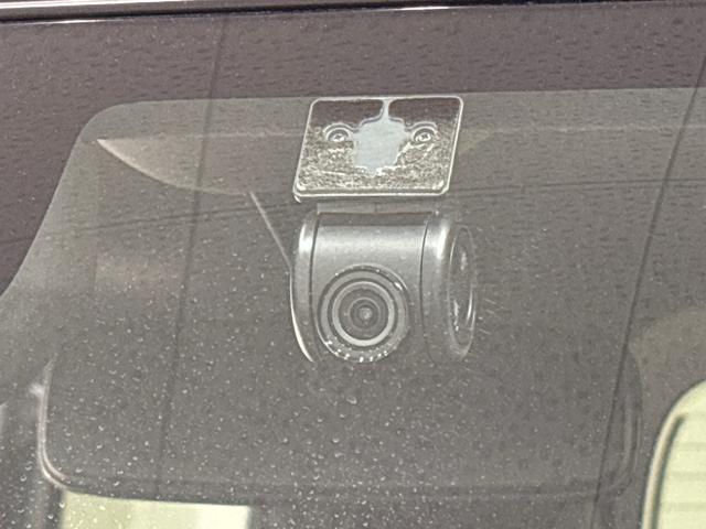 タント カスタムＲＳ　ナビ　パノラマモニター　ＬＥＤオートライト　パワースライドドアウェルカムオープン機能　オート電動格納式ドアミラー　助手席ロングスライド　助手席イージークローザー　アルミホイール　キーフリーシステム（9枚目）