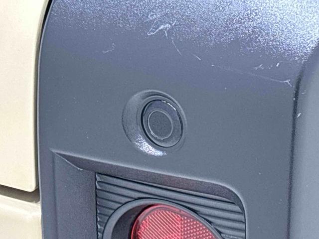 タフト Ｘ　メッキパック　スカイフィールトップ　ＬＥＤヘッドランプ　コーナーセンサー　プッシュボタンスタート　キーフリーシステム　電動パーキングブレーキ　バックカメラ　スチールホイール（32枚目）