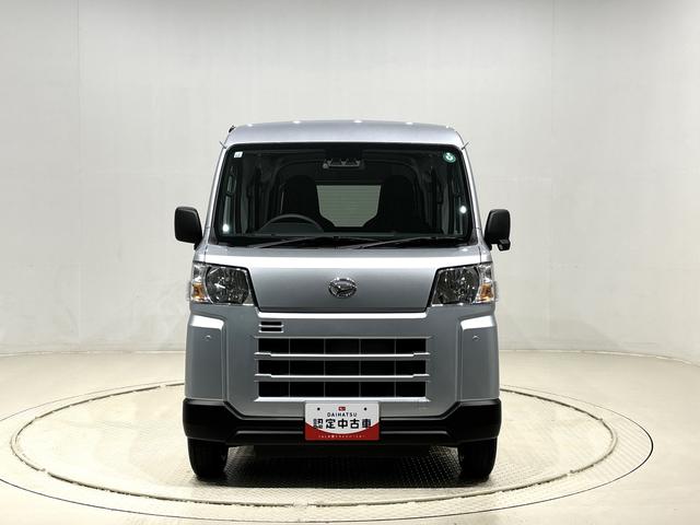 ハイゼットカーゴ ＤＸ　キーレスエントリーシステム　リヤヒーター　ハロゲンヘッドランプ　オーバーヘッドシェルフ　荷室ランプ　ＡＭ・ＦＭラジオ　テンパータイヤ　スチールホイール　マニュアルエアコン　マニュアルレベリング機能付きオートライト　アイドリングストップ（6枚目）