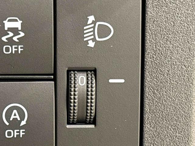 ハイゼットカーゴ ＤＸ　キーレスエントリーシステム　リヤヒーター　ハロゲンヘッドランプ　オーバーヘッドシェルフ　荷室ランプ　ＡＭ・ＦＭラジオ　テンパータイヤ　スチールホイール　マニュアルエアコン　マニュアルレベリング機能付きオートライト　アイドリングストップ（20枚目）