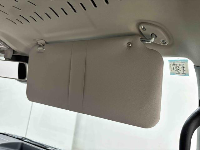 ハイゼットカーゴ ＤＸ　キーレスエントリーシステム　リヤヒーター　ハロゲンヘッドランプ　オーバーヘッドシェルフ　荷室ランプ　ＡＭ・ＦＭラジオ　テンパータイヤ　スチールホイール　マニュアルエアコン　マニュアルレベリング機能付きオートライト　アイドリングストップ（24枚目）