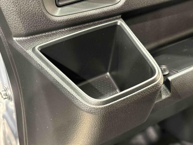 ハイゼットカーゴ ＤＸ　キーレスエントリーシステム　リヤヒーター　ハロゲンヘッドランプ　オーバーヘッドシェルフ　荷室ランプ　ＡＭ・ＦＭラジオ　テンパータイヤ　スチールホイール　マニュアルエアコン　マニュアルレベリング機能付きオートライト　アイドリングストップ（26枚目）