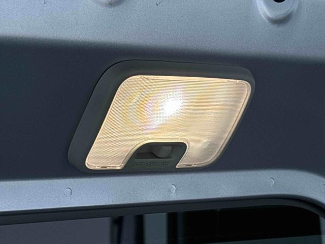 ハイゼットカーゴ ＤＸ　キーレスエントリーシステム　リヤヒーター　ハロゲンヘッドランプ　オーバーヘッドシェルフ　荷室ランプ　ＡＭ・ＦＭラジオ　テンパータイヤ　スチールホイール　マニュアルエアコン　マニュアルレベリング機能付きオートライト　アイドリングストップ（33枚目）