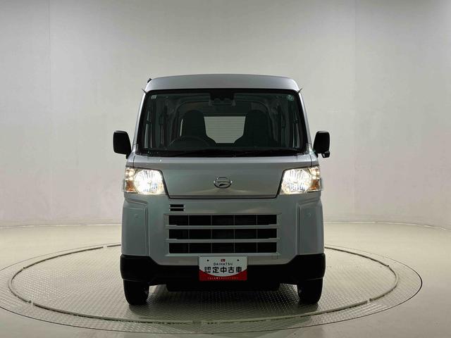 ハイゼットカーゴ ＤＸ　キーレスエントリーシステム　リヤヒーター　ハロゲンヘッドランプ　オーバーヘッドシェルフ　荷室ランプ　ＡＭ・ＦＭラジオ　テンパータイヤ　スチールホイール　マニュアルエアコン　マニュアルレベリング機能付きオートライト　アイドリングストップ（40枚目）