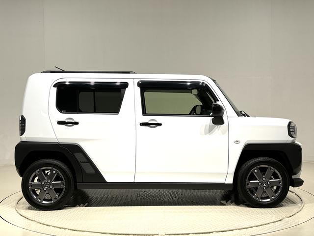 タフト Ｇ　ダーククロムベンチャー　前席シートヒーター　バックカメラ　アダプティブルクルーズコントロールＬＥＤヘッドライト　ＬＥＤフォグランプ　オートライト　オートハイビーム　１５インチアルミホイール　ＳＲＳサイドエアバッグ　純正カーペットマット　純正ロングバイザー（7枚目）