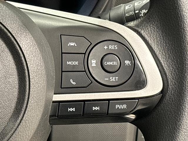 �p���[�ƃG�R�̂Q�̑��s���[�h�̐؂�ւ����\�ȃX�e�A�����O�X�C�b�`�ɉ����A�������H�����K�ɑ��s�ł���S�ԑ��Ǐ]�@�\�t�`�b�b�i�A�_�v�e�B�u�N���|�Y�R���g���|���j�X�C�b�`���t���Ă��܂��i�O�O��