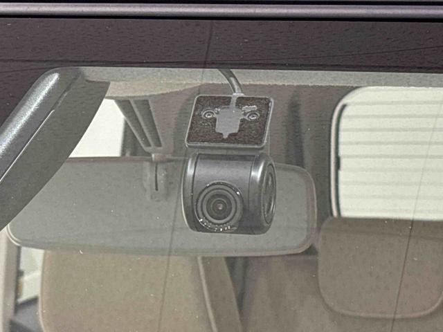 ムーヴキャンバス ＧメイクアップＶＳ　ＳＡＩＩＩ　ナビ　ドラレコ　ＥＴＣ　ＬＥＤヘッドランプ・フォグランプ　置き楽ボックス　オートライト　プッシュボタンスタート　セキュリティアラーム　パノラマバックモニター　両側パワースライドドア　キーフリーシステム　運転席シートヒーター（9枚目）