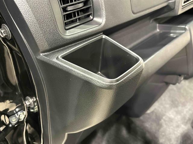 アトレー ＲＳ　９インチディスプレイオーディオ　バックカメラ　４ＷＤ　プッシュボタンスタート　パワースライドドアウエルカムオープン機能　電動格納式ドアミラー　大型ＬＥＤ荷室灯　ＬＥＤへッドランプ　ＬＥＤフォグランプ　クルーズコントロール　スモークドガラス（31枚目）