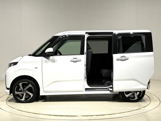 ムーヴ ＲＳ　９インチディスプレイオーディオ　電動パーキングブレーキ　ブレーキホールド　ＨＤＭＩソケット　パワースライドドア予約オープン　オートライト　オートハイビーム　フォグランプ　アルミホイール　オート格納機能付き電動ドアミラー　シートリフター　ショッピングフック（10枚目）