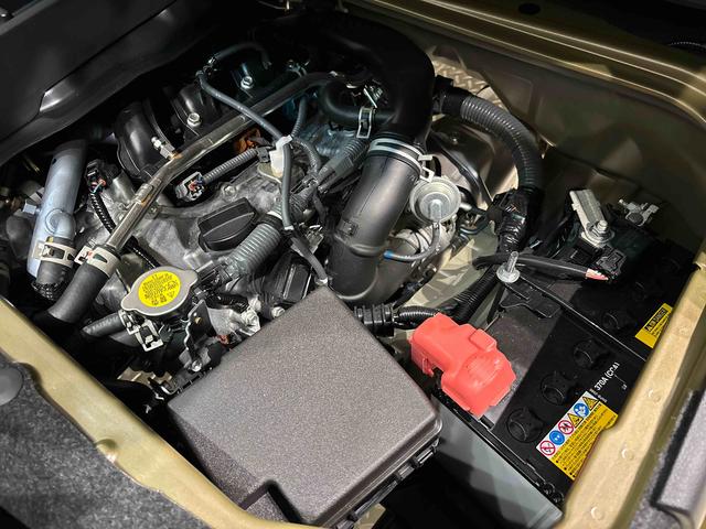 ����ȑ��V�[�g�̉��ɂ������e�i���X�z�[���B���������C�X�^�b�t�ɂ���ăN���[�j���O�ρB