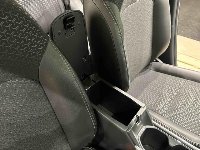 ロッキー プレミアムＧ　ＨＥＶ　ナビゲーション　ＥＴＣ　ＬＥＤヘッドランプ・フォグランプ　全車速追従機能付アダプティブクルーズコントロール　レーンキープコントロール　アルミホイール　シーケンシャルターンランプ（30枚目）