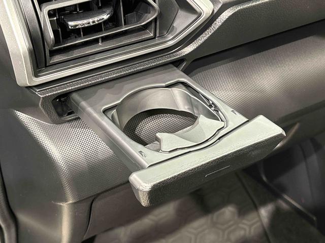 ロッキー プレミアムＧ　ＨＥＶ　ナビゲーション　ＥＴＣ　ＬＥＤヘッドランプ・フォグランプ　全車速追従機能付アダプティブクルーズコントロール　レーンキープコントロール　アルミホイール　シーケンシャルターンランプ（32枚目）