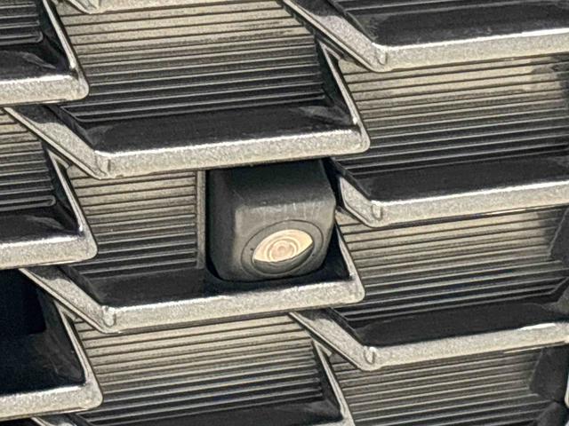 �����i�r�𑕒����邱�ƂŃt�����g�J�����ŘH�n����o�鎞�ɍ��E�m�F���ł��܂��B���̃J�����ƘA�g���ăp�m���}���j�^�[�ɂ��Ή��ł��܂��B