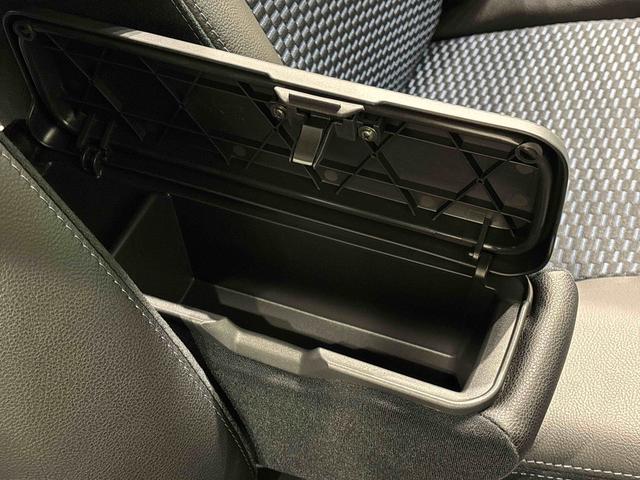 タント カスタムＲＳ　バックモニター　電動パーキングブレーキ　ＬＥＤヘッドライト・フォグランプ　後席両側パワースライドドア　運転席・助手席シートヒーター　オートライト　サイドエアバッグ　オートエアコン　キーフリーシステム　純正１５インチアルミホイール（30枚目）