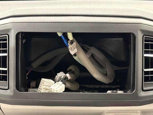 ミライース Ｘ　ＳＡＩＩＩ　ＬＥＤヘッドランプ　セキュリティアラーム　コーナーセンサー　１４インチフルホイールキャップ　キーレスエントリー　電動格納式ドアミラー　ショツピングフック　マニュアルエアコン（13枚目）