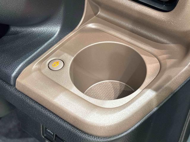 ムーヴキャンバス セオリーＧ　ＬＥＤオートライト・フォグランプ　電動パーキングブレーキ　プッシュボタンスタート　セキュリティアラーム　バックカメラ　両側パワースライドドアウエルカムオープン機能　オート電動格納式ドアミラー（26枚目）