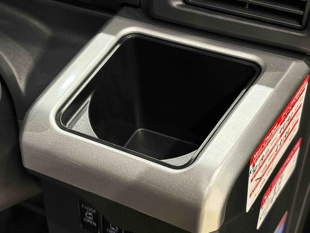 �^�]�ȑ��C���p�l��̌^�J�b�v�z���_�[