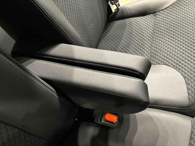タント カスタムX ナビ バックカメラ ドラレコ LEDオートライト パワースライドドア 運転席ロングスライドシ-ト 助手席ロングスライド 助手席イージークローザー アルミホイール キーフリーシステム(31枚目)