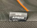 車両側方からの衝撃を緩和するSRSサイドエアバッグ(運転席/助手席)に加えて,SRSカーテンシールドエアバックも標準装備
