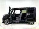 タント カスタムＲＳ　パノラマモニター対応カメラ　ＬＥＤオートライト　パワースライドドアウェルカムオープン機能　オート電動格納式ドアミラー　助手席ロングスライド　助手席イージークローザー　アルミホイール　キーフリーシステム（8枚目）