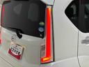 カスタム専用デザインのリヤコンビネーションランプ(クリアクリスタル/LEDストップランプ)は視認性が高く,省電力・長寿命化に貢献